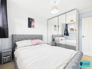 Bedroom- click for photo gallery